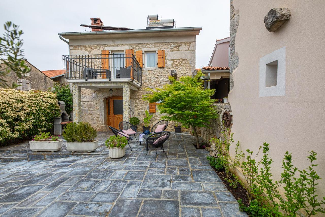 Holiday Home Eredita Milohnići Kültér fotó